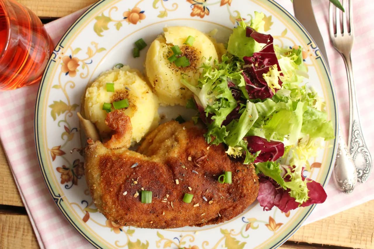 Co zrobić z udek z rosołu? 5 pysznych przepisów na wykorzystanie mięsa